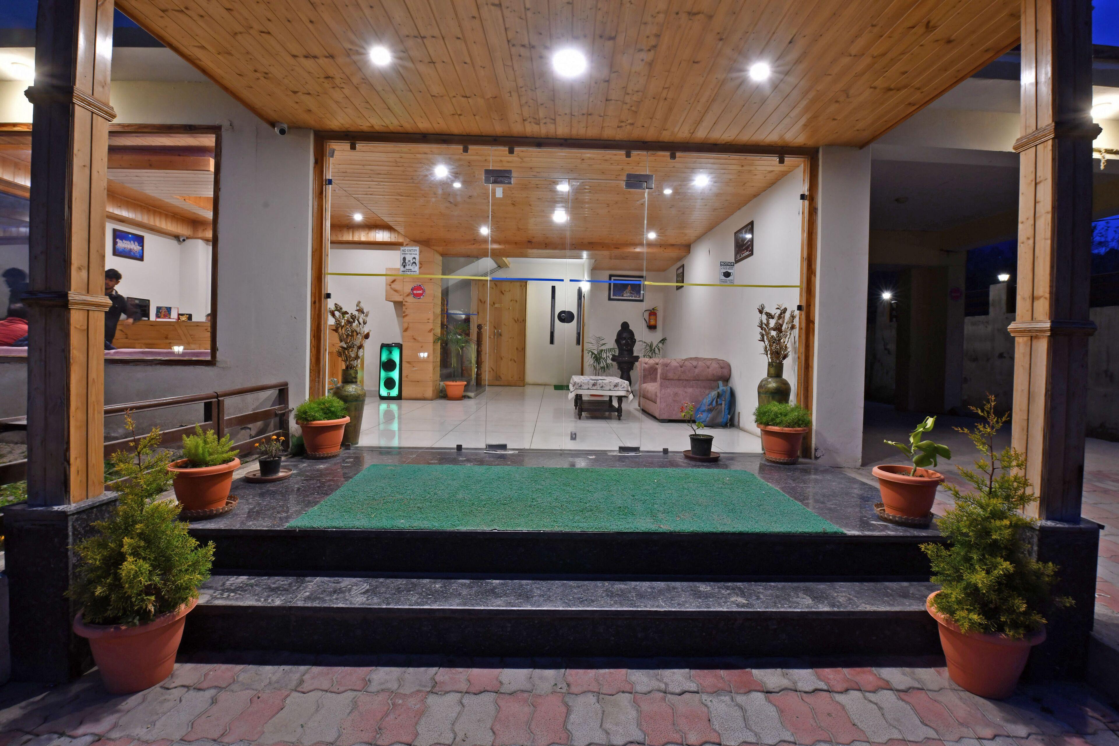 Lotus Inn Rohtang View - Manali (Himachal Pradesh) — Photos 1